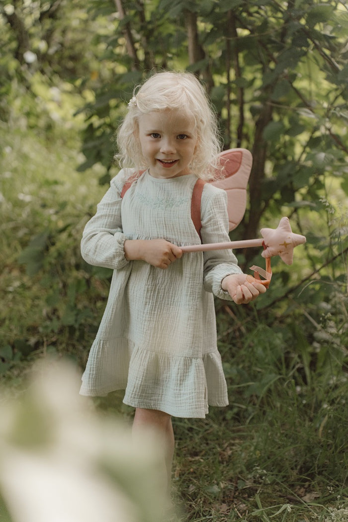 Little Dutch Feenflügel und Zauberstab – Detailansicht des Fairy Garden Sets