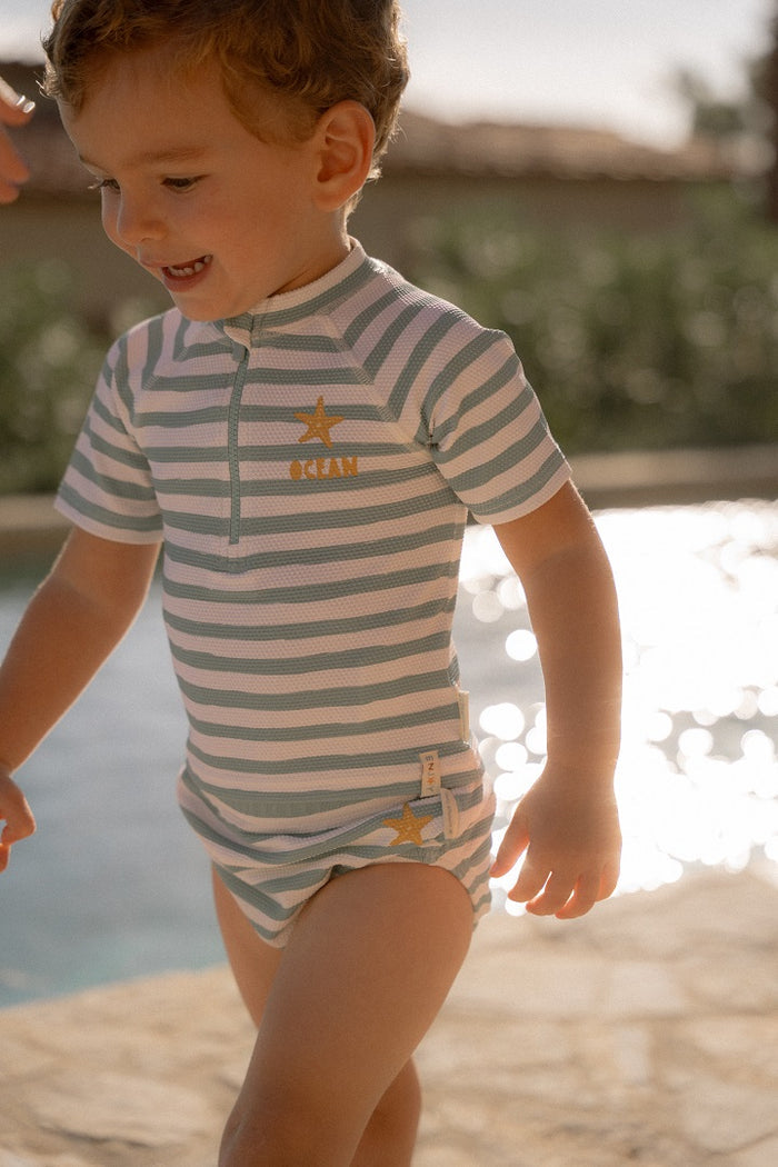 Kurzärmeliges Schwimmshirt  Stripes Surf Blue | Little Dutch