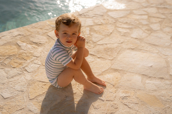 Kurzärmeliges Schwimmshirt  Stripes Surf Blue | Little Dutch