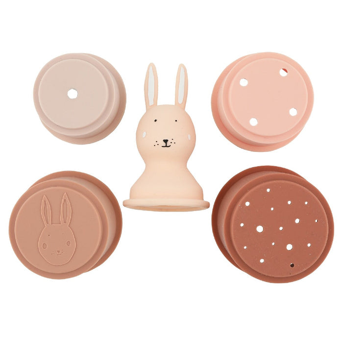 Trixie Frau Hase Stapelbecher in Rosa – Detailansicht des 5-teiligen Silikonsets für Babys und Kleinkinder