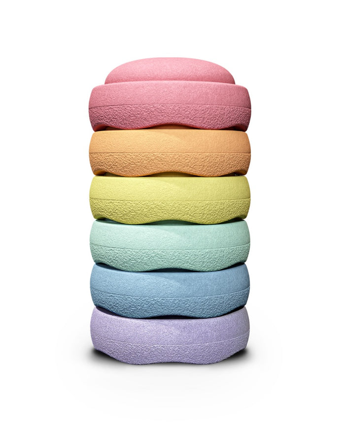 Sechs Stapelstein Original Mini rainbow pastel aus EPP im 6er-Set